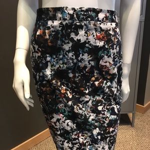 Knee length, navy, floral classic pencil skirt.